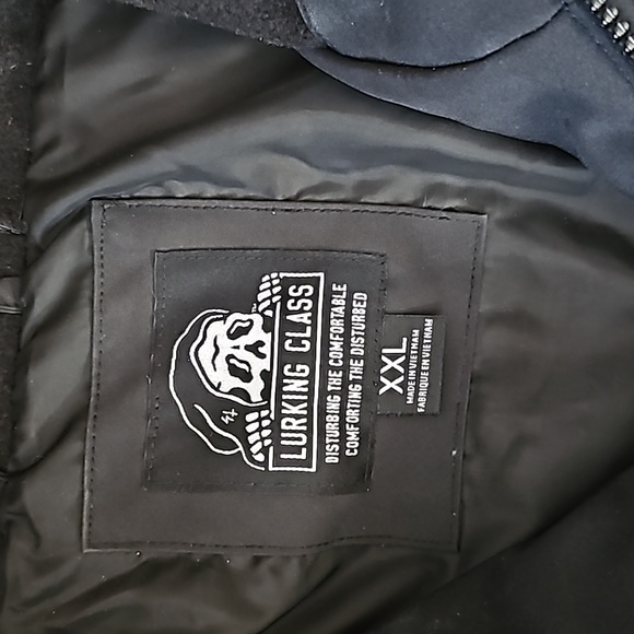 Lurking Class By Sketchy Tank Impale Mens Black Snowboard Jacket Sz XXL EUC - Picture 10 of 15